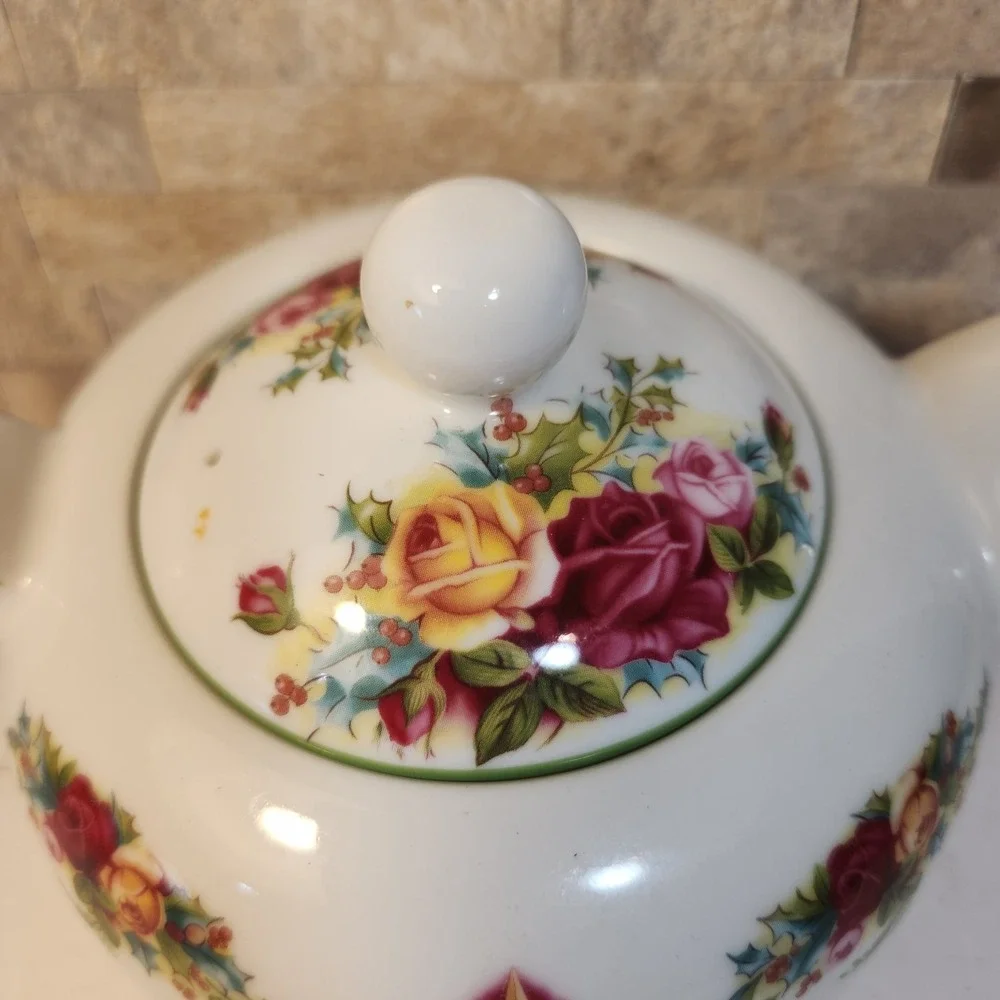 Royal Albert Old Country Roses Holiday Large Teapot Christmas Tree Fine China